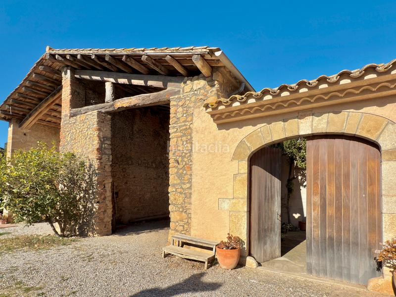 Foto 94037c39-f17b-4e6a-bbc2-c32e8d6877dd. Casa bifamiliare in Saus, Camallera i Llampaies