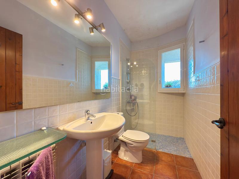 Foto dd054059-b27c-45ac-9a98-7577bb774543. Casa bifamiliare in Saus, Camallera i Llampaies