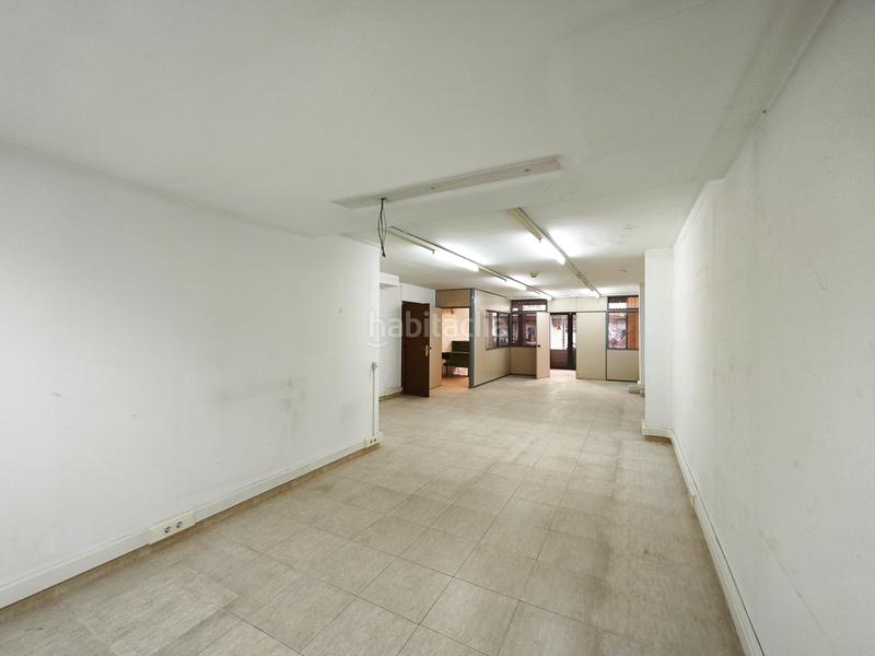 Foto e712ce54-e9c8-4e30-9ba7-fdb9042df461. Local comercial a La Sagrera Barcelona