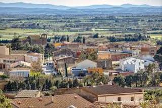 Casa aparellada  Carrer del senglar, 4. Casa per reformar a vilajuiga
