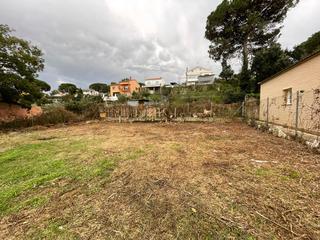 Terreny residencial  Av. diagonal, 94. Terreno con una casita y un bungalow para reformar