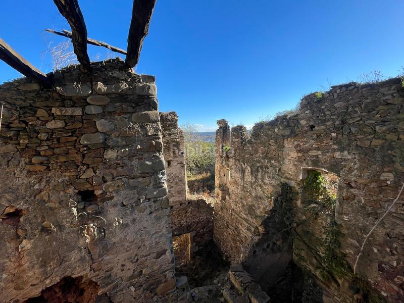 Foto 80af9948-44af-49de-9f63-1d7eb516c6a1. Casa pareada masía en ruinas con anteproyecto realizado en Sant Julià de Ramis