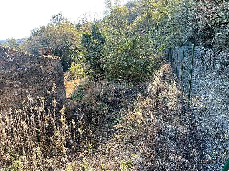 Foto b521d118-eb30-4a3c-a991-d941e9452f77. Casa pareada masía en ruinas con anteproyecto realizado en Sant Julià de Ramis