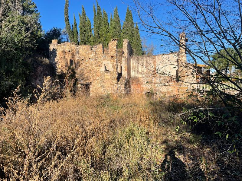Foto d48af2b6-b70f-44f7-906a-ffaed98c925d. Casa pareada masía en ruinas con anteproyecto realizado en Sant Julià de Ramis