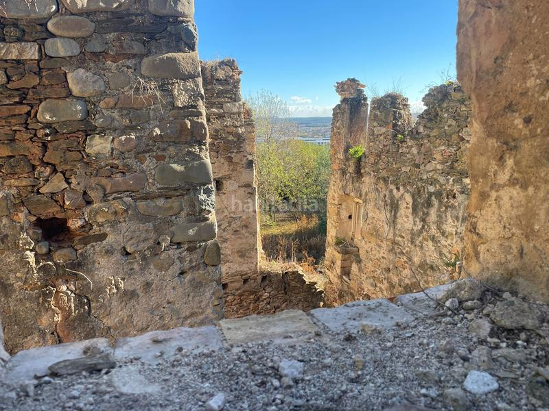 Foto ecf5b389-be3d-436a-9d83-1afe11410963. Casa pareada masía en ruinas con anteproyecto realizado en Sant Julià de Ramis
