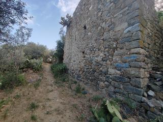 Xalet  Carrer espolla. Masia en ruinas vilartoli