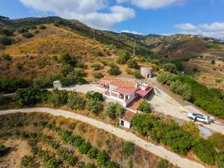 Masia a Avda Pescia - Ctra de Frigiliana. Casa rural en venta en nerja
