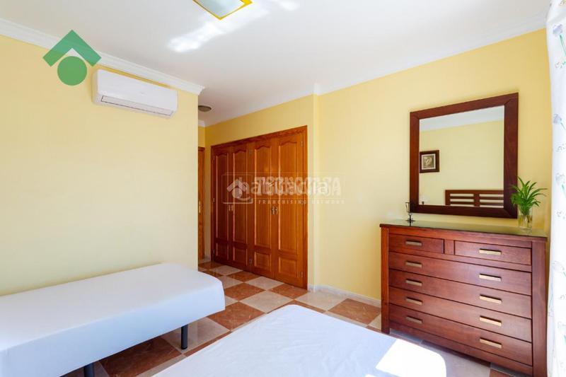 Foto 0d2b91f9-c4a1-4d0c-a4a5-6ccf873b2ff7. Casa bifamiliare con piscina in Almijara Nerja