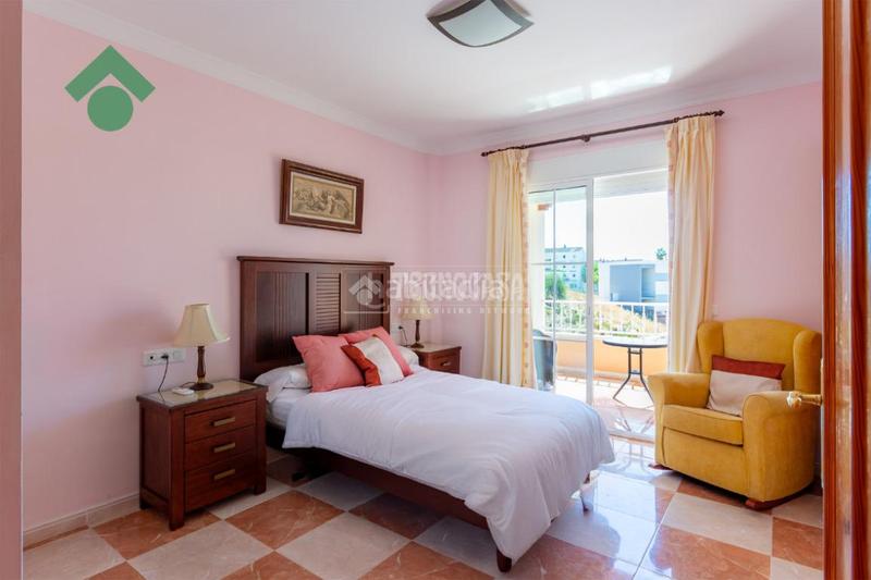Foto 559b1bda-62ab-4a67-a994-acf9130991cf. Casa bifamiliare con piscina in Almijara Nerja