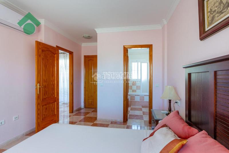 Foto 7d13c36a-1144-42c2-8b4f-6435aaead40d. Casa bifamiliare con piscina in Almijara Nerja