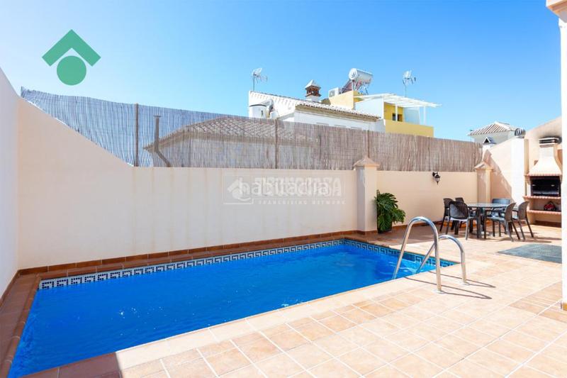 Foto 90c9edf5-228d-4ee7-afca-9b993b73b8f1. Casa bifamiliare con piscina in Almijara Nerja