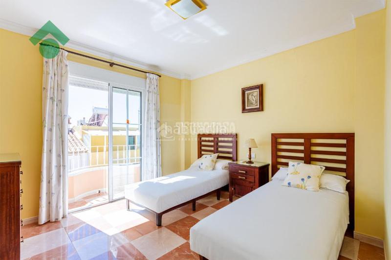 Foto 9e849538-f248-4e34-bb62-186254e1ee23. Casa bifamiliare con piscina in Almijara Nerja