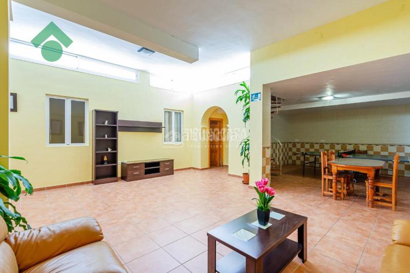 Foto c8786b18-1aed-471d-8898-5c2f81269442. Casa bifamiliare con piscina in Almijara Nerja