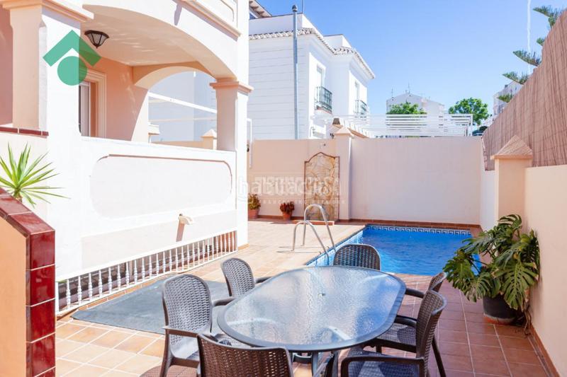 Foto e3b7222e-c33e-42e6-ac07-3e508d5c4d24. Casa bifamiliare con piscina in Almijara Nerja