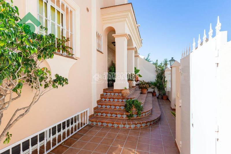 Foto f4b7f773-ba54-490c-94e5-80b77475021d. Casa bifamiliare con piscina in Almijara Nerja