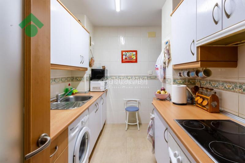 Foto 1e26e4a2-cbcb-445a-83c8-a3d0e4f4a1e4. Pis amb piscina a Chaparil - Torrecilla - Punta Lara Nerja