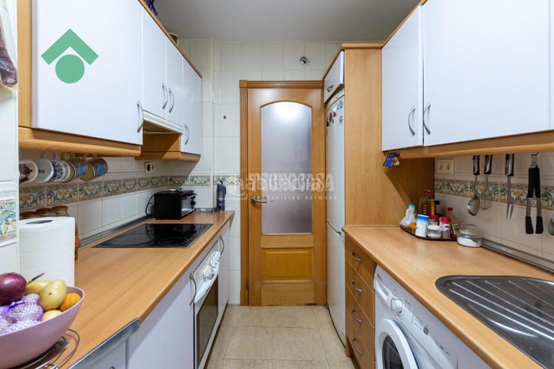 Foto c8056ea3-c9c7-4bc5-95ed-0bdd8934d53d. Pis amb piscina a Chaparil - Torrecilla - Punta Lara Nerja