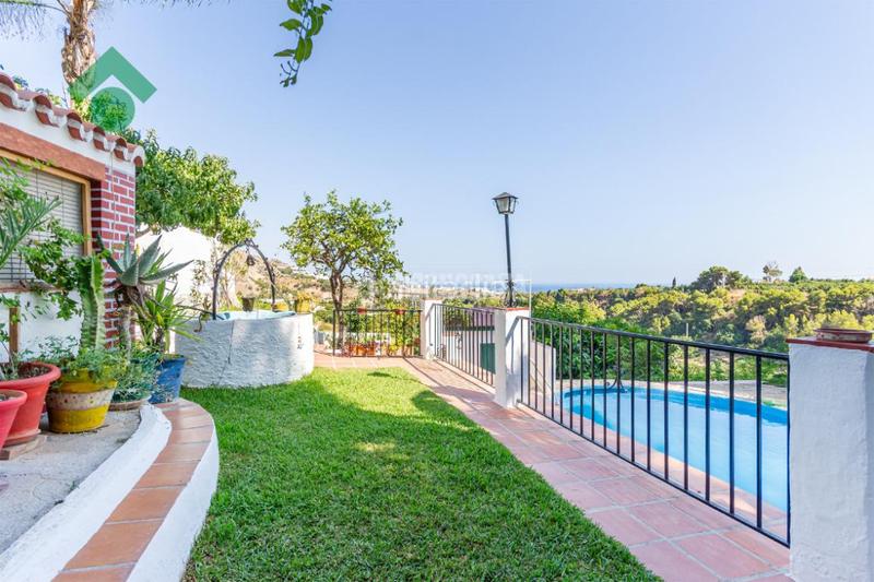 Foto 875c3679-bc3a-4ee5-934b-739062eb9d37. Masia amb piscina a Capistrano Nerja