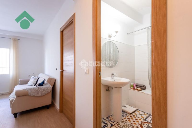 Foto e4d8652a-1948-4329-994c-3051625f0d6d. Flat in Centro Nerja
