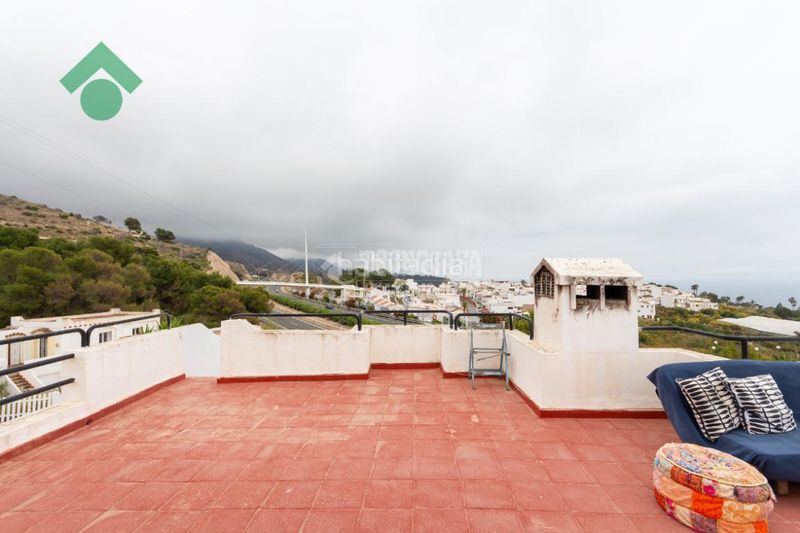 Foto 6524bca5-dc8f-483f-896c-5cf57860ba4c. Casa aparellada amb aparcament a Capistrano Nerja