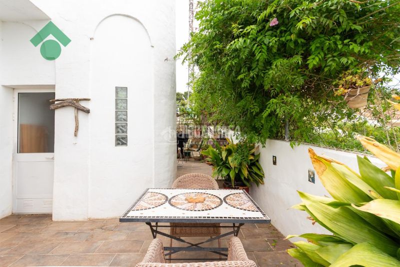 Foto 90df013c-0b46-47d6-a5ed-d41fb4ff5397. Casa aparellada amb aparcament a Capistrano Nerja