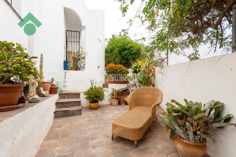 Foto ab2d4a79-0caf-48e4-88c1-3392f1afc1b5. Casa aparellada amb aparcament a Capistrano Nerja