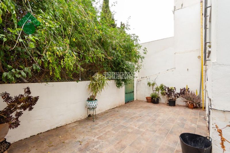 Foto c19c2b87-2995-43c7-804b-d9a71ae48614. Casa aparellada amb aparcament a Capistrano Nerja