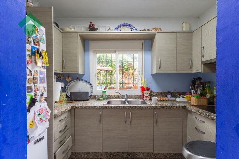 Foto d175c998-7283-41a9-8d9c-d381675a6858. Casa aparellada amb aparcament a Capistrano Nerja