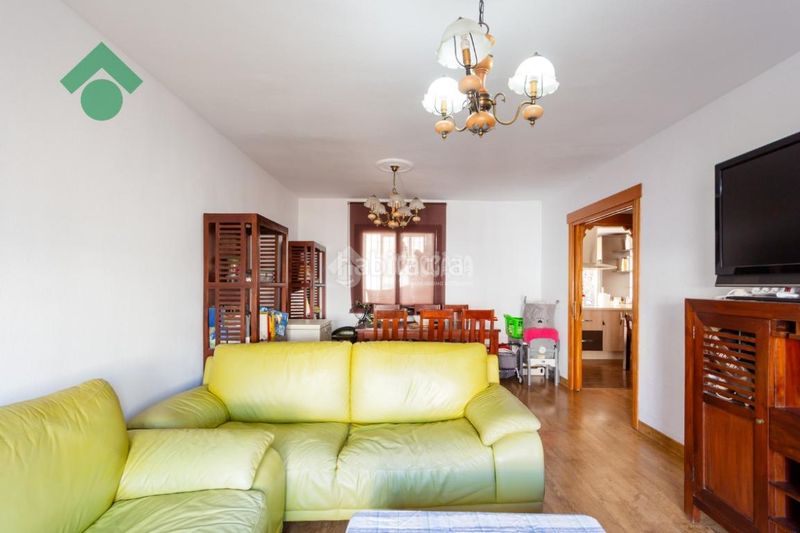 Foto 0f8c3f55-998f-4049-9da5-e413dffbae78. Casa aparellada a Almijara Nerja