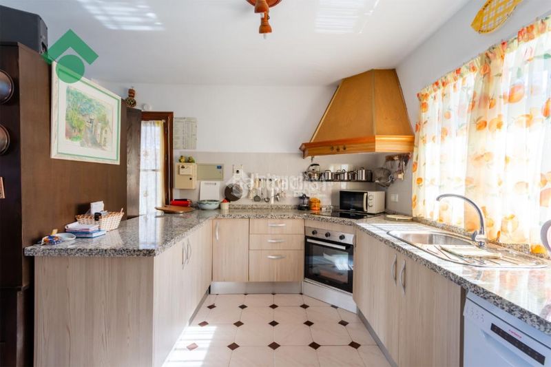 Foto f61a4251-17b6-4e79-8728-bb7956610f11. Casa  en venta en Burriana Nerja