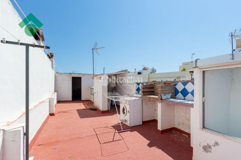 Foto 2f20e577-f5f0-4b38-99db-6caa8f42f802. Casa aparellada amb calefacció a Centro Nerja