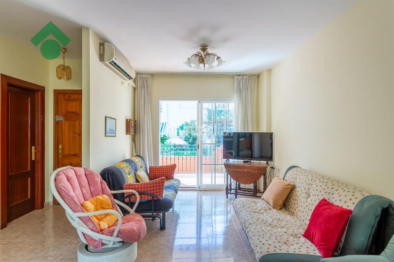 Foto 4d13d9e0-bd84-4ab2-9a17-8489b6926d10. Casa aparellada a Chaparil - Torrecilla - Punta Lara Nerja