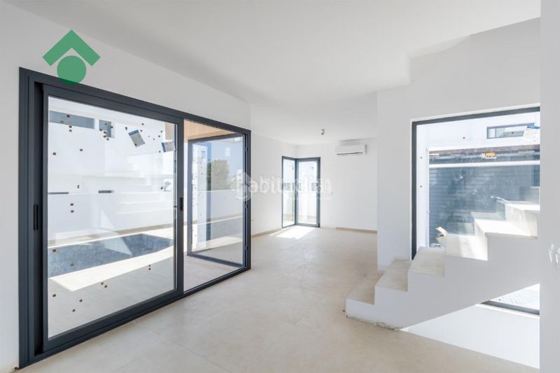 Foto 153a1272-433d-4988-8499-0d247ea324b4. Casa aparellada a Capistrano Nerja