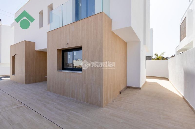 Foto 185b4ac6-4722-4684-b2b2-1d8bc2133ff5. Casa aparellada a Capistrano Nerja