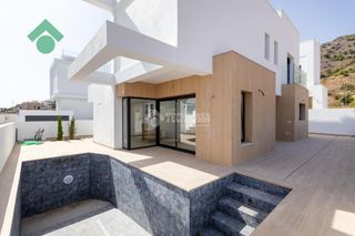Towny house in Capistrano. Casa en venta en nerja