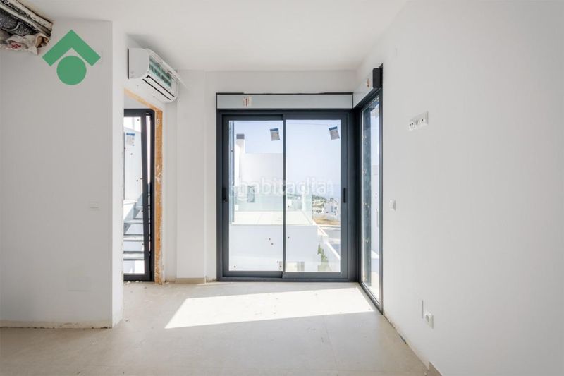 Foto 2056b31e-4879-48e1-83d7-cd9b0793c695. Casa aparellada a Capistrano Nerja
