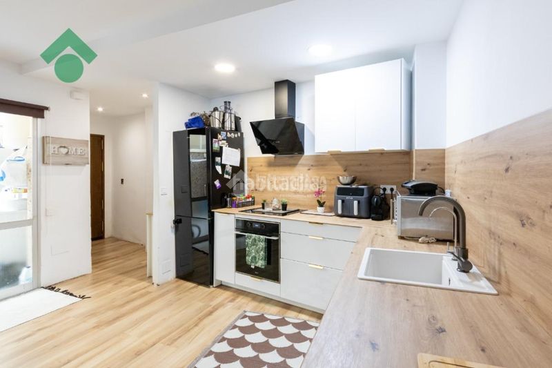 Foto dae086f5-639d-420d-92a6-93d629fe8d57. Piso  en venta en Centro Nerja