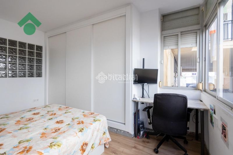 Foto f12fcbaf-0bec-4636-8465-c8f82c428418. Piso  en venta en Centro Nerja