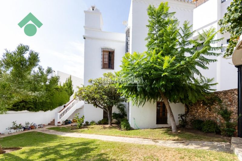 Foto 56869351-1726-458b-9bb2-478a052debbe. Casa aparellada a Capistrano Nerja