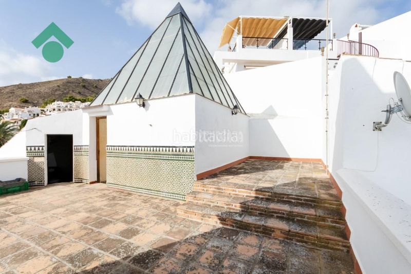 Foto edc69144-bda2-488f-87b2-86c94cdb0d94. Casa aparellada a Capistrano Nerja