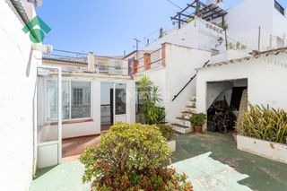 Casa bifamiliare in Centro. Casa en venta en nerja