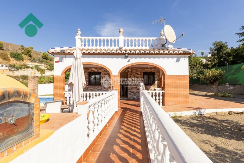 Foto 0d8dd6ff-a3ab-4ecd-bc84-a2fd7bd1010b. Masia amb piscina a Avda Pescia - Ctra de Frigiliana Nerja