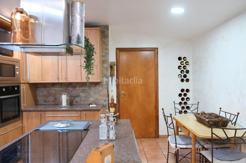 Foto 0e9a8dbf-c80d-4c7f-bb4d-ff5f669651e2. Casa con camino parcheggio piscina in Vilanova del Vallès