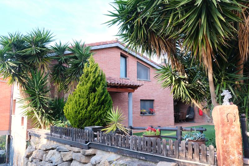 Foto 11a0b168-2d8c-401f-8ead-9a8500718ca8. Casa con camino parcheggio piscina in Vilanova del Vallès