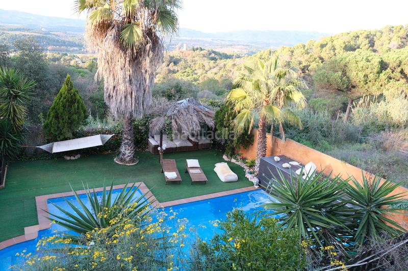 Foto 2dfb9bea-2a3e-4e89-a907-8ebcf365ec40. Casa con camino parcheggio piscina in Vilanova del Vallès