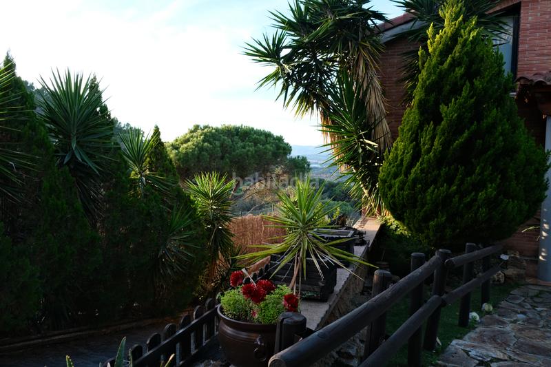 Foto 4b67c1f8-6b49-48f3-9482-c584e89834a4. Casa con camino parcheggio piscina in Vilanova del Vallès