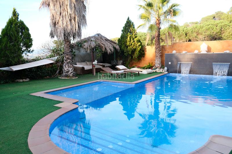 Foto a7d29ff2-e3a7-4d0e-9ad8-27f22edf8067. Casa con camino parcheggio piscina in Vilanova del Vallès