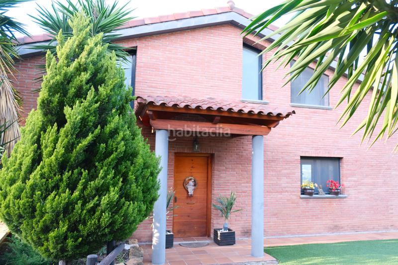 Foto d4796270-453a-4e43-8dd8-c1862cd11f80. Casa con camino parcheggio piscina in Vilanova del Vallès