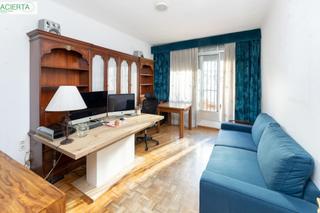 Appartement  Calle calle arabial, 70. Oportunidad en arabial! piso amplio con 4 dormitorios y ubicació