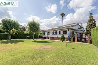 Casa a Barrio de la Vega. Un oasis de calma junto a la ciudad